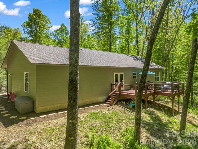 135 Half Moon Lane, Brevard, NC 28712