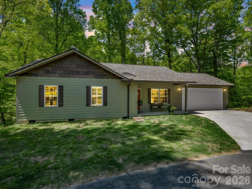 135 Half Moon Lane, Brevard, NC 28712