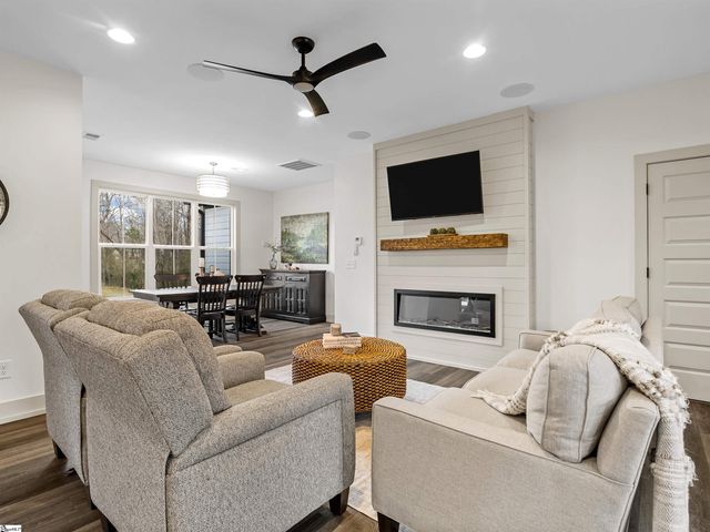 2355 Mays Bridge Road, Greer, SC 29651