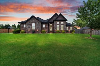 3705 Oakbrooke Avenue, Bentonville, AR 72712