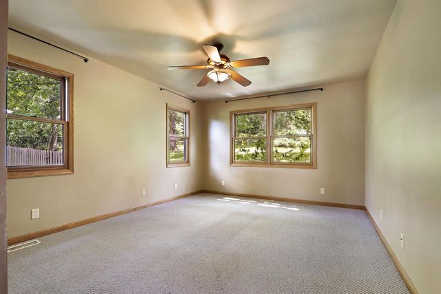 553 W Twin Lakes ROAD, Genoa City, WI 53128