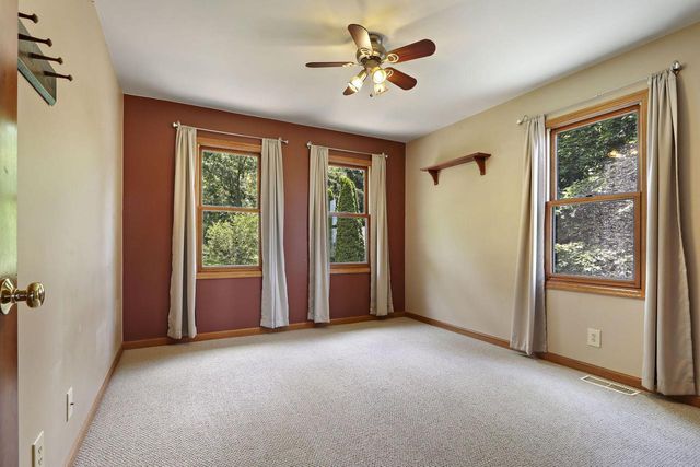 553 W Twin Lakes ROAD, Genoa City, WI 53128