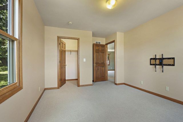 553 W Twin Lakes ROAD, Genoa City, WI 53128