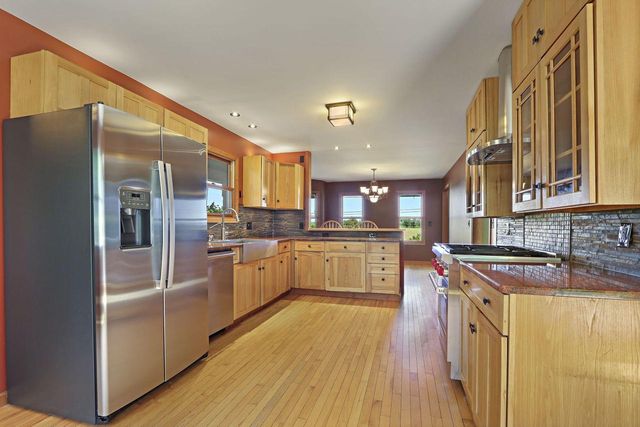 553 W Twin Lakes ROAD, Genoa City, WI 53128