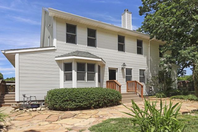 553 W Twin Lakes ROAD, Genoa City, WI 53128