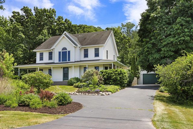 553 W Twin Lakes ROAD, Genoa City, WI 53128