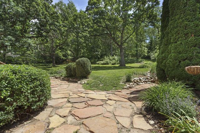 553 W Twin Lakes ROAD, Genoa City, WI 53128