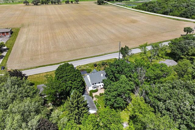 553 W Twin Lakes ROAD, Genoa City, WI 53128