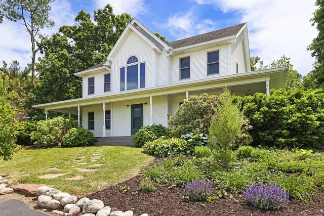 553 W Twin Lakes ROAD, Genoa City, WI 53128