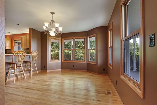 553 W Twin Lakes ROAD, Genoa City, WI 53128