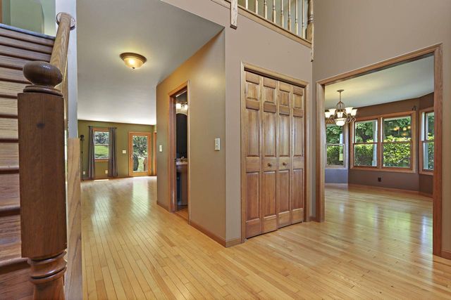 553 W Twin Lakes ROAD, Genoa City, WI 53128