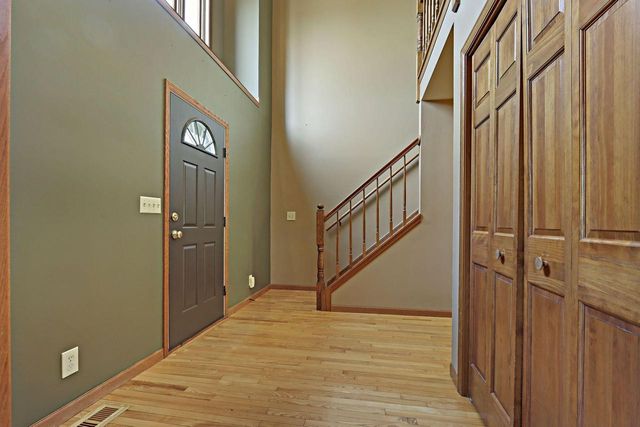 553 W Twin Lakes ROAD, Genoa City, WI 53128