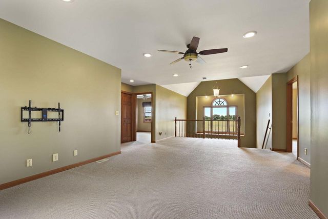 553 W Twin Lakes ROAD, Genoa City, WI 53128