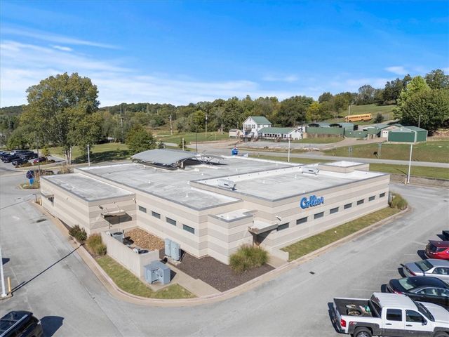 5201 Willow Creek Dr., Springdale, AR 72762