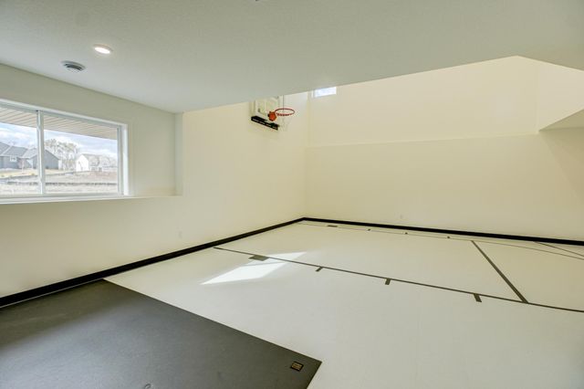 14415 49th Street N, Stillwater, MN 55082