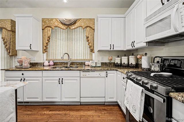 7316 N Central Park, Utica, MI 48317