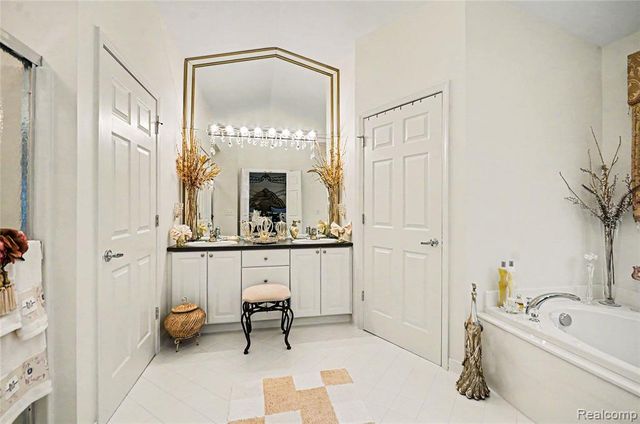 7316 N Central Park, Utica, MI 48317
