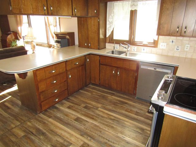 712 Colonial Ct., Salina, KS 67401