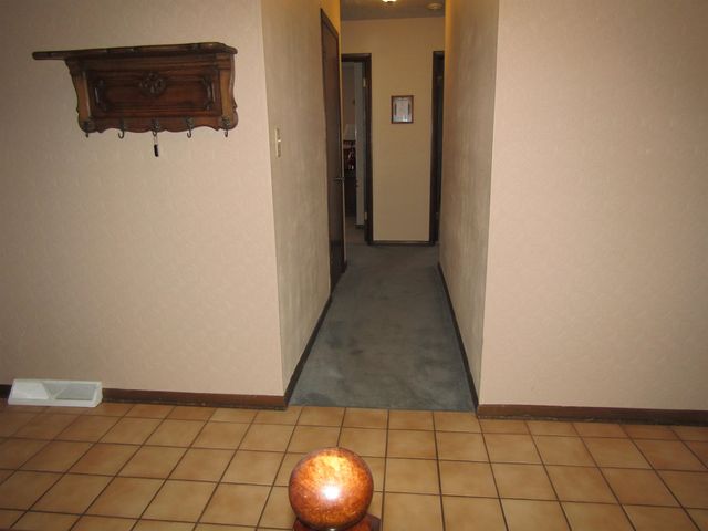 712 Colonial Ct., Salina, KS 67401