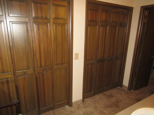 712 Colonial Ct., Salina, KS 67401