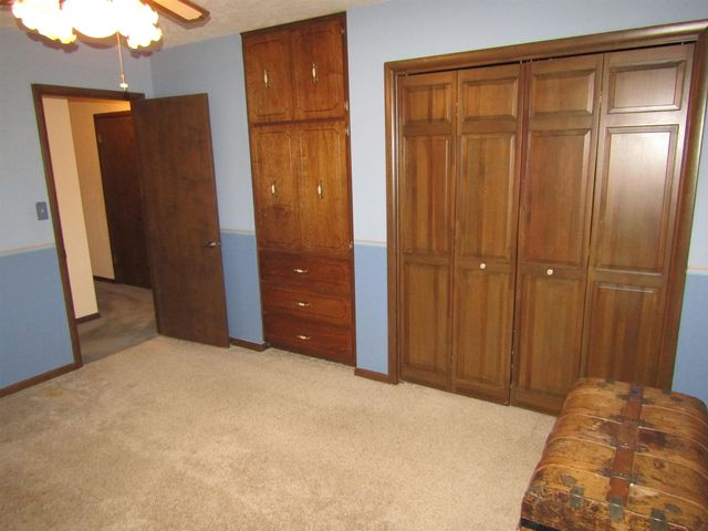 712 Colonial Ct., Salina, KS 67401