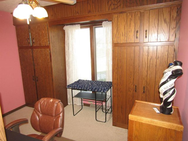 712 Colonial Ct., Salina, KS 67401