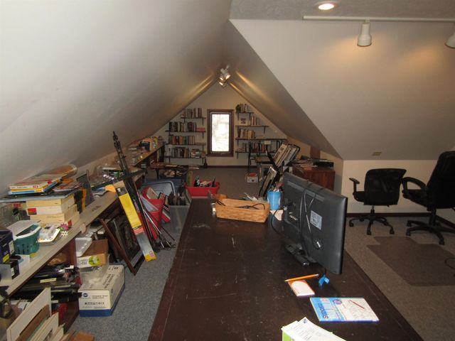 712 Colonial Ct., Salina, KS 67401