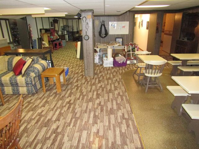 712 Colonial Ct., Salina, KS 67401