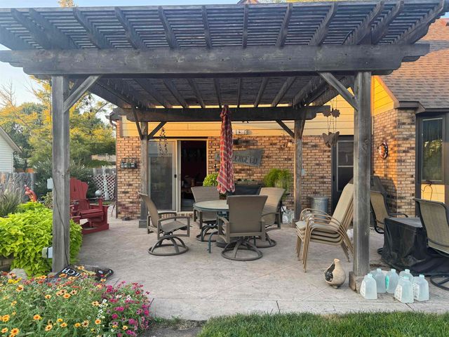 712 Colonial Ct., Salina, KS 67401