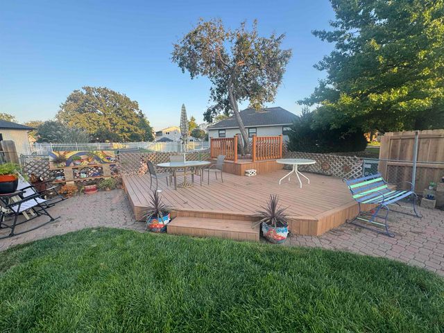 712 Colonial Ct., Salina, KS 67401