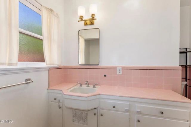 2254 Queensberry Road, Pasadena, CA 91104