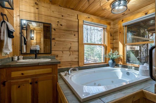 161 Finncannon Drive, Ellijay, GA 30536