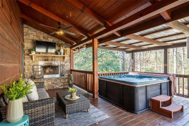 161 Finncannon Drive, Ellijay, GA 30536