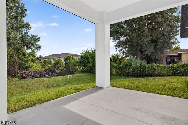 3814 34th ST SW, Lehigh Acres, FL 33976