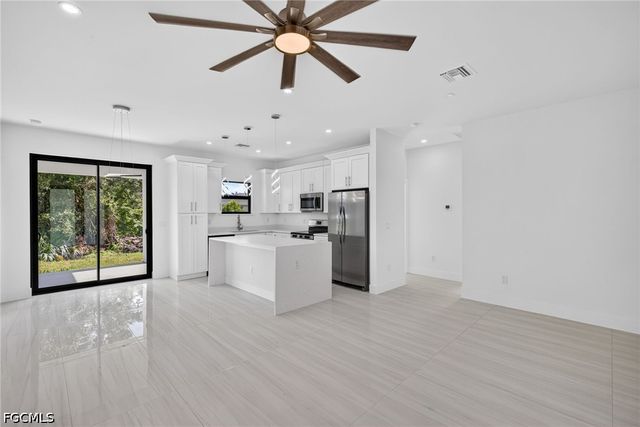 3814 34th ST SW, Lehigh Acres, FL 33976