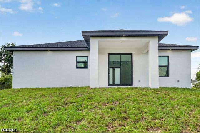 3814 34th ST SW, Lehigh Acres, FL 33976