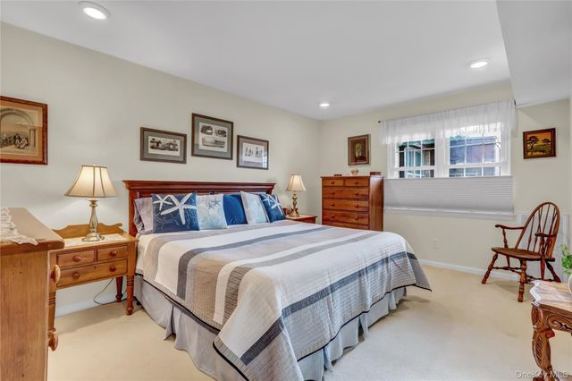 219 Mariners Way, Copiague, NY 11726