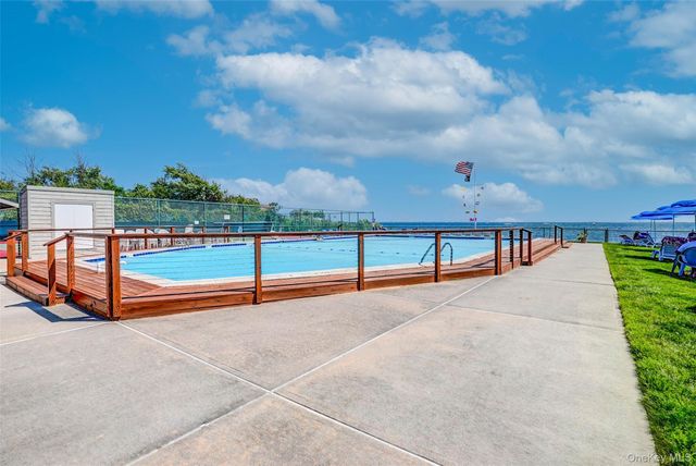 219 Mariners Way, Copiague, NY 11726