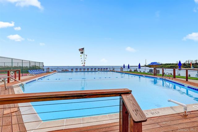 219 Mariners Way, Copiague, NY 11726