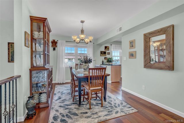 219 Mariners Way, Copiague, NY 11726