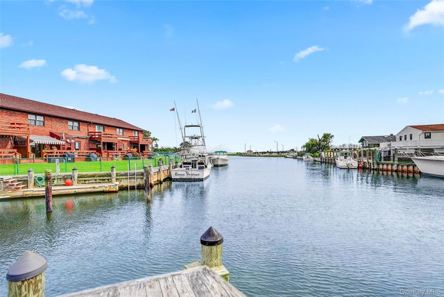 219 Mariners Way, Copiague, NY 11726