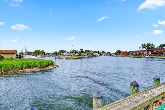 219 Mariners Way, Copiague, NY 11726