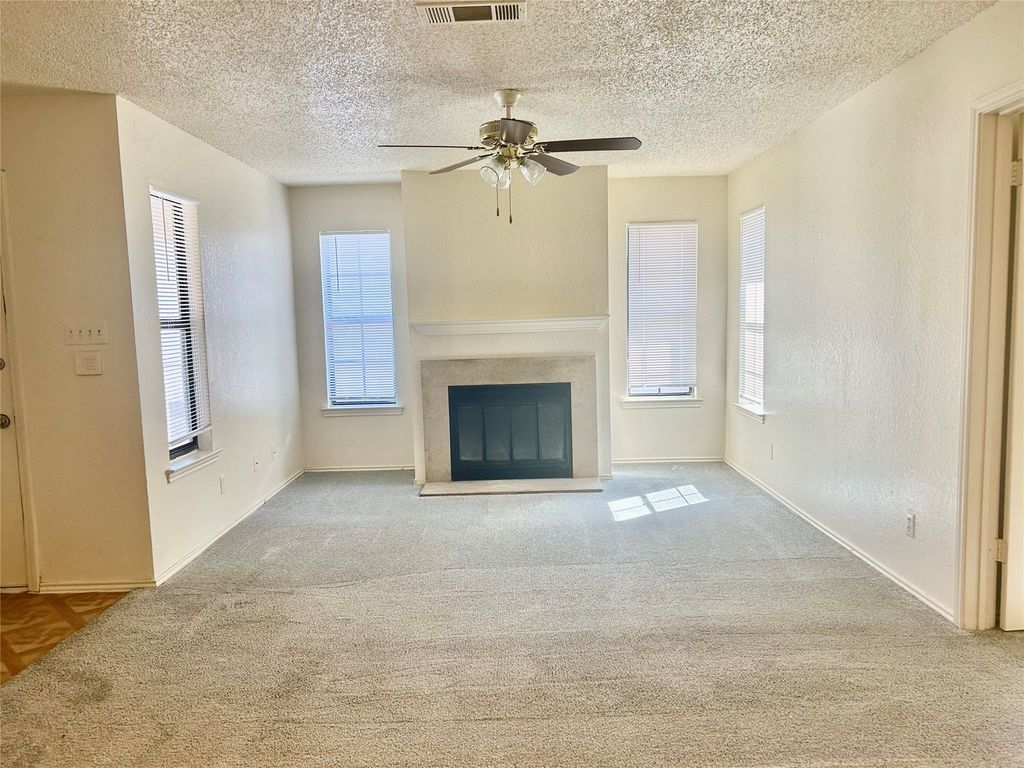 411 Crest Line Drive, Arlington, TX 76012