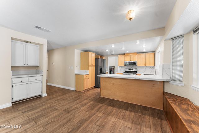 42910 Burlwood Drive, Lancaster, CA 93536
