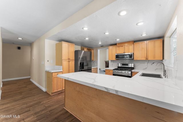 42910 Burlwood Drive, Lancaster, CA 93536