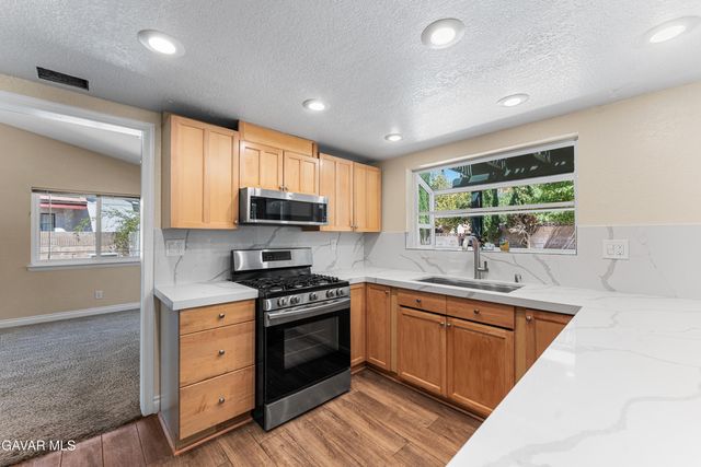 42910 Burlwood Drive, Lancaster, CA 93536