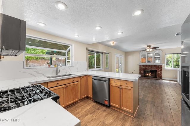 42910 Burlwood Drive, Lancaster, CA 93536