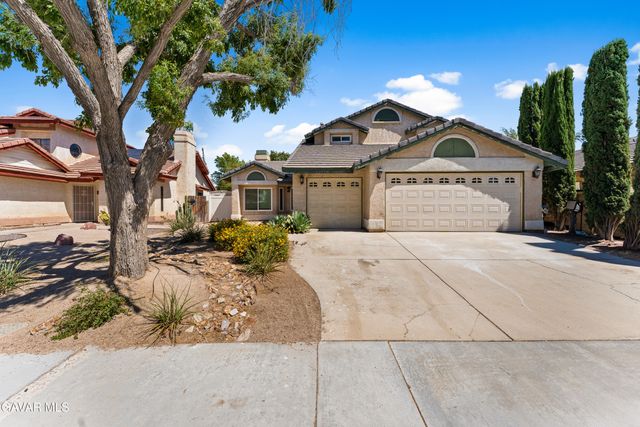 42910 Burlwood Drive, Lancaster, CA 93536
