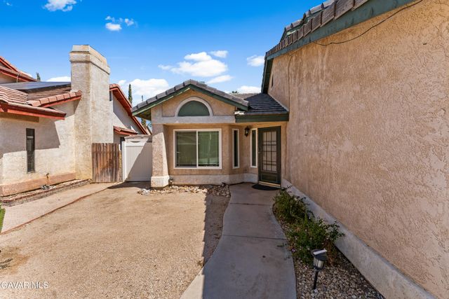 42910 Burlwood Drive, Lancaster, CA 93536
