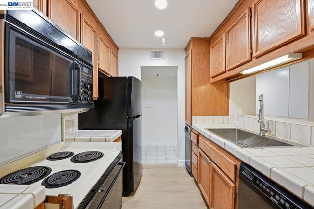 1400 Carpentier St 315, San Leandro, CA 94577